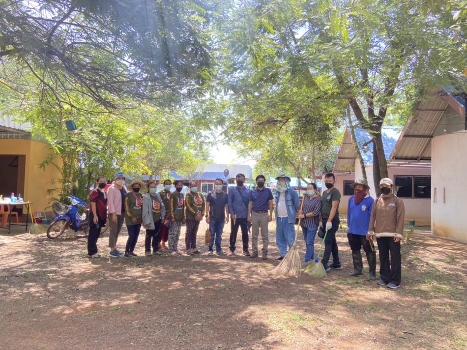 วันที่ 3 กรกฎาคม 2564 พ.จ.อ.เหล็กเพชร นันชนะ ปลัดองค์การบริหารส่วนตำบลพุ่มแกปฏิบัติหน้าที่นายกตำบลพุ่มแกและคณะกรรมการควบคุมโรคติดต่อร่วมกับกำนัน ผู้ใหญ่บ้าน อสม.ตำบลพุ่มแก ร่วมกันพัฒนาปรับปรุงธารทิพย์รีสอร์ท เพื่อใช้เป็นสถานที่กักกันกลางตำบลพุ่มแก