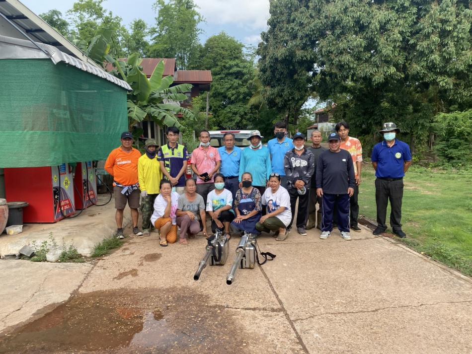 ฝ่ายสาธารณสุข องค์การบริหารส่วนตำบลพุ่มแก พร้อมด้วยทีมควบคุมโรค และเจ้าหน้าที่ อสม. ผู้นำชุมชน ร่วมออกพ่นหมอกควันควบคุมโรคไข้เลือดออก ในเขตพื้นที่ตำบลพุ่มแก